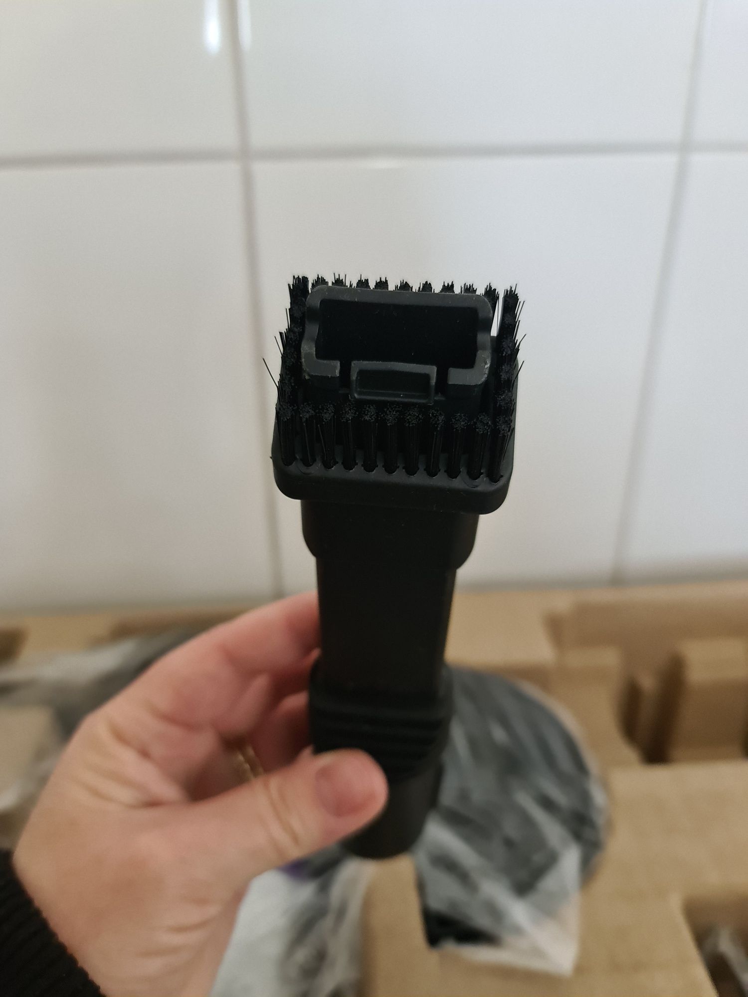 Odkurzacz akumulatorowy bezprzewodowy bezworkowy pionowy Cleanmaxx