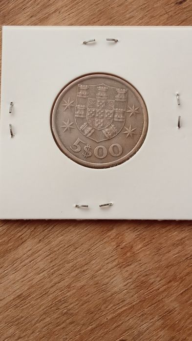 Moeda de 5 escudos de 1976