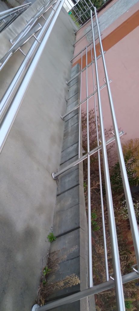 Balustrady, poręcze  z nierdzewki. okazja.