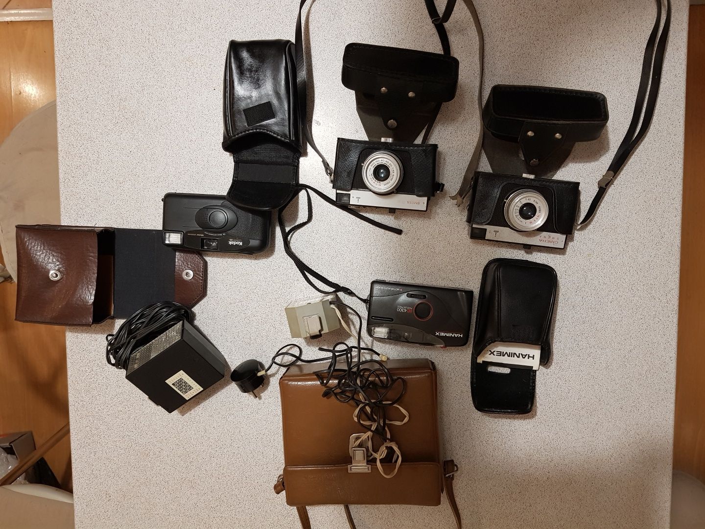 Aparat fotograficzny foto SMENA lampa błyskowa etui pokrowiec