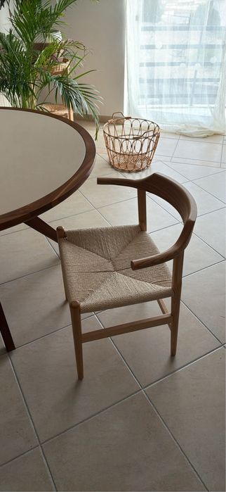 Cadeira Sklum em madeira e corda natural – muito bom estado