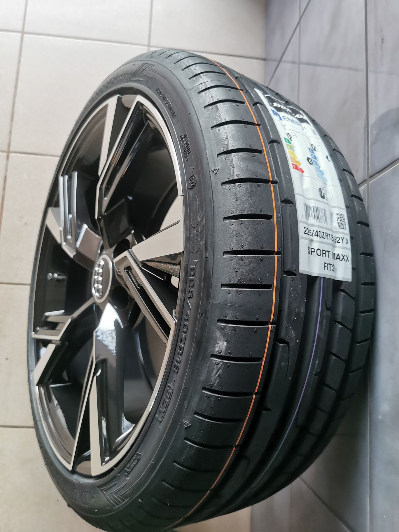 225/40/18 Audi S-Line S3 S4 A3 A4 VW Golf Dunlop Sport opon letnie