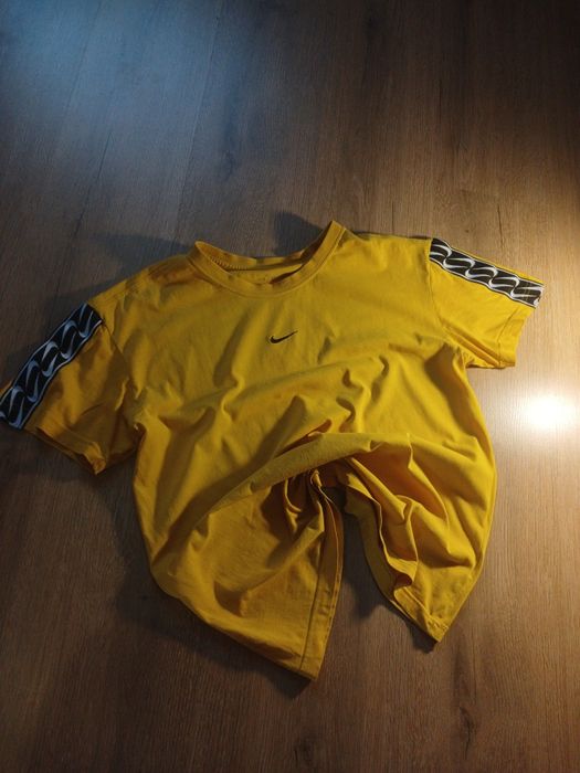 Футболка Nike на лампасах