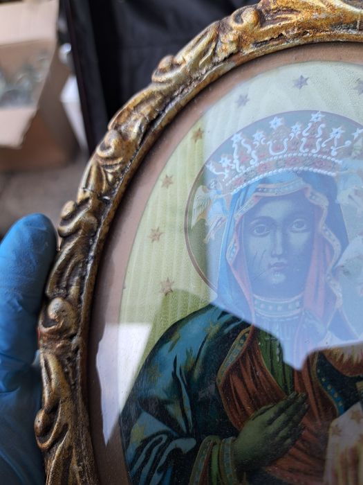 Ładny stary obraz Matki Boskiej Czestochowskiej