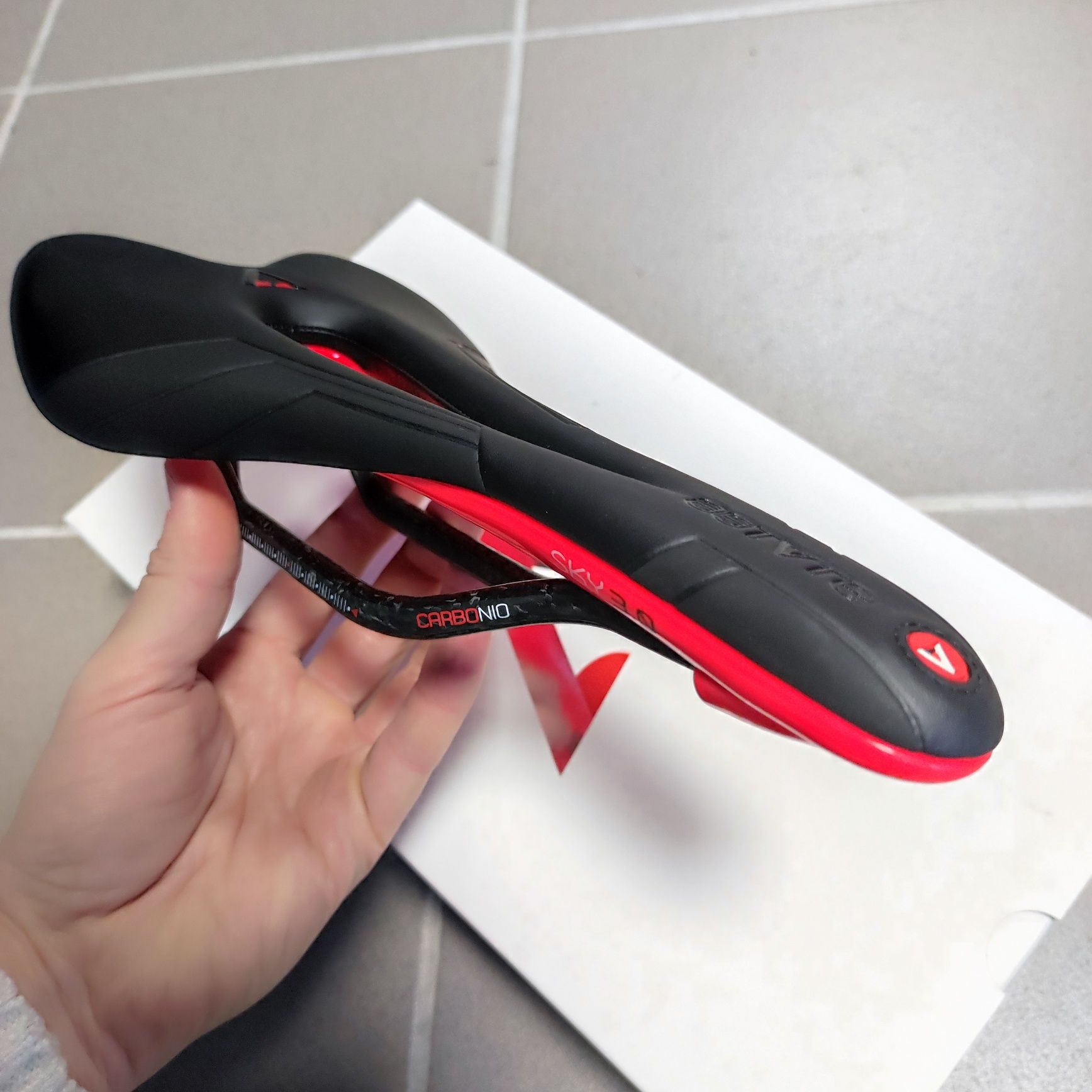 Siodło Astute Skylite VT 3.0 Fluo Carbon Nowe