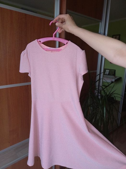 Рожеве плаття з блискітками