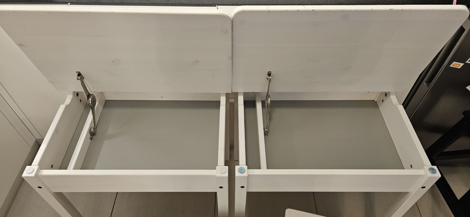 Biurko Ikea - 2 sztuki - Sundvik krzesełko Sundvik i Kritter - komple