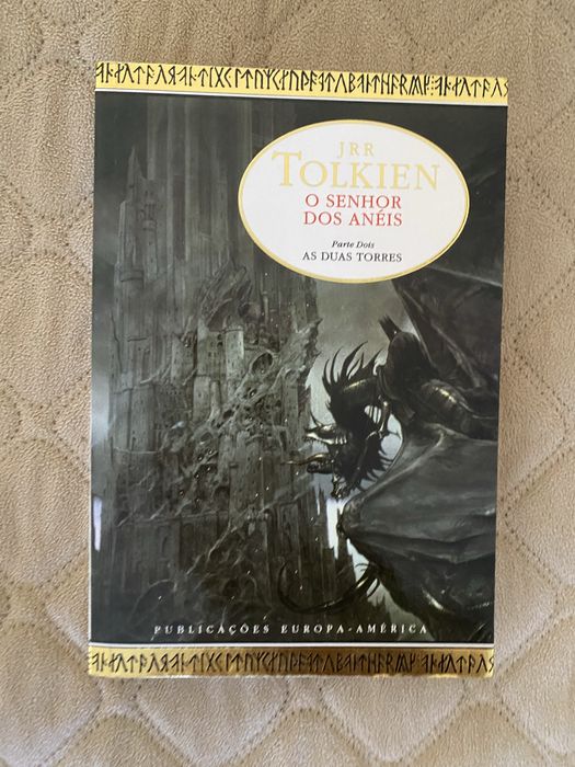 Trilogia de livros “O Senhor Dos Aneis”