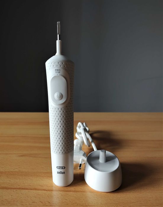 Szczoteczka Elektryczna - Oral-B Vitality 100 White