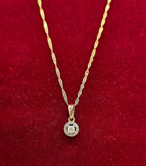 Подвеска с бриллиантами