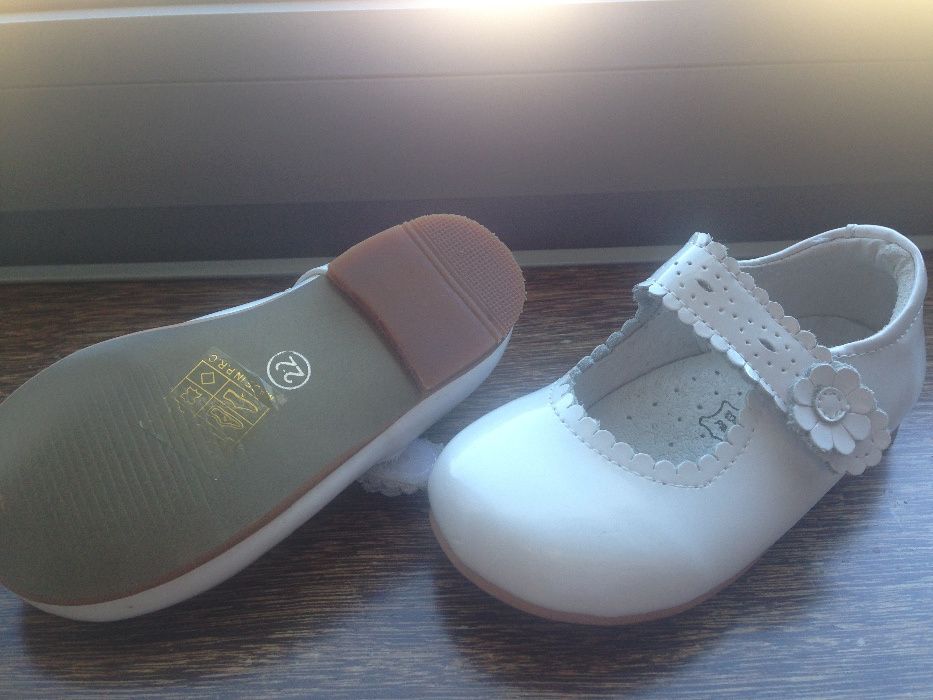 Sapatos NOVOS Menina