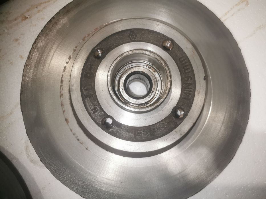 Продам тормозні диски меган 2