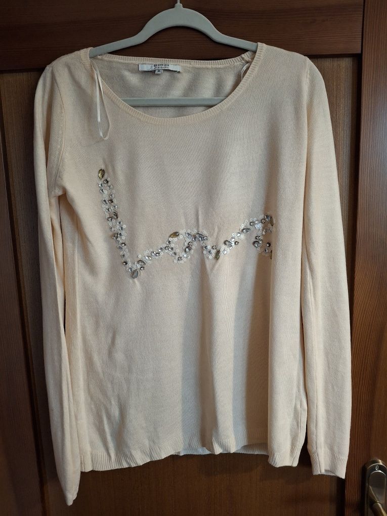 Sweter z napisem Love Reserved M