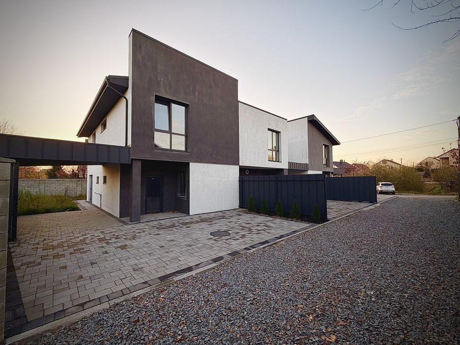 Продаж котеджу у центральній частині міста (Гідропарк)