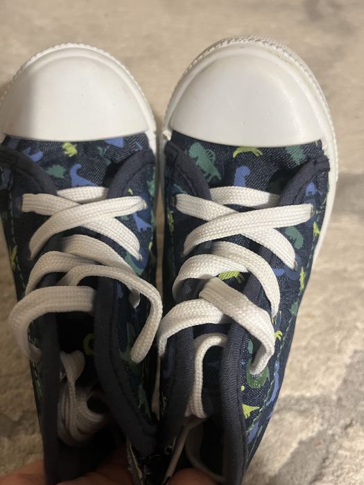 Trampki rozmiar 22 nowe