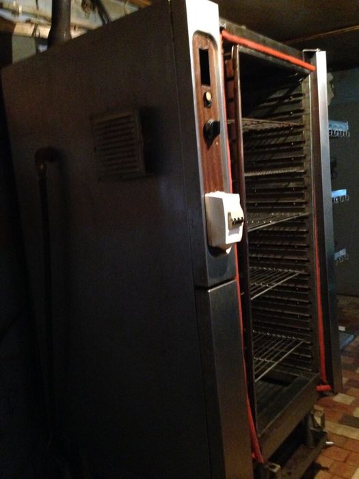 Піч конвекційна. Пароконвектомат, професійна техніка.