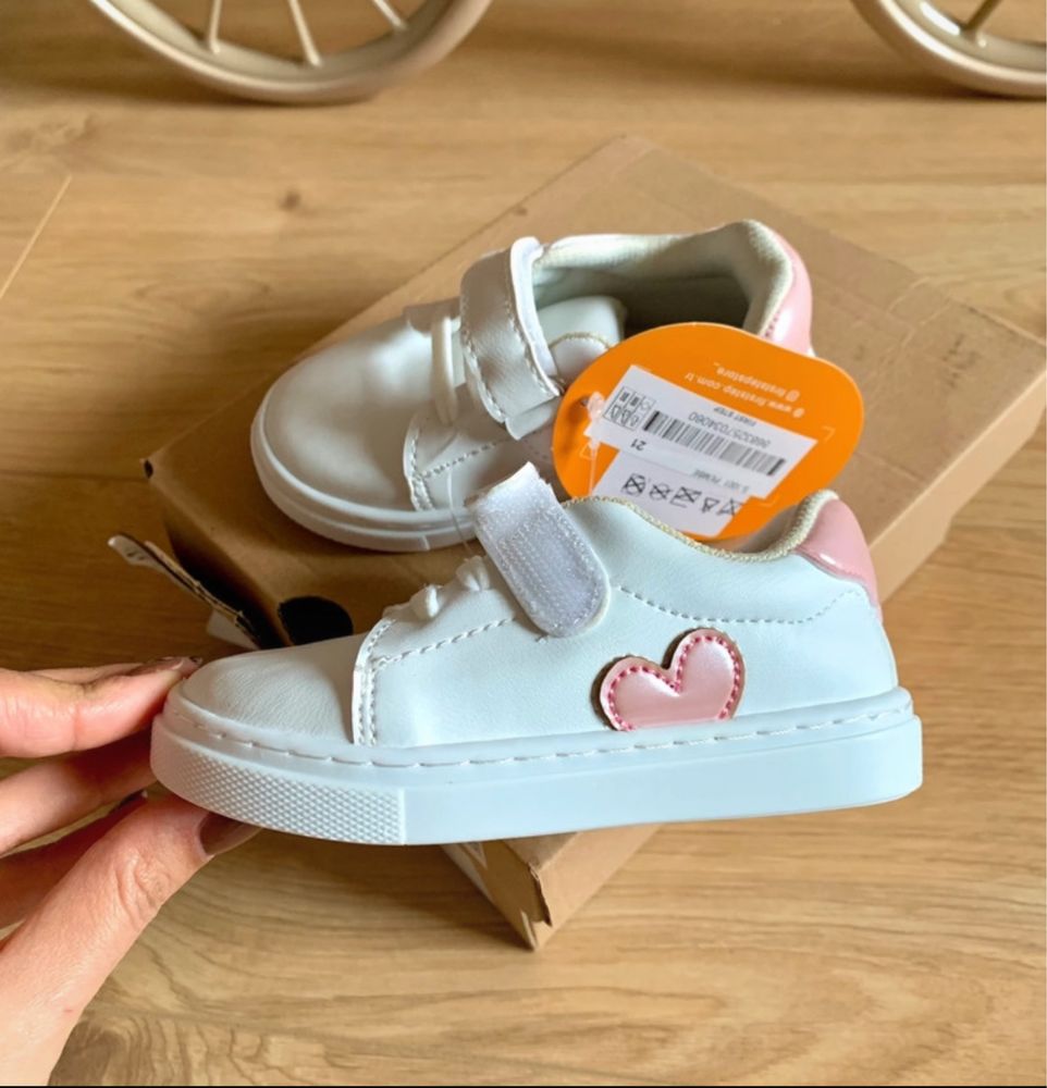 Nowe buciki pierwsze buty wsuwane trzewiki adidasy