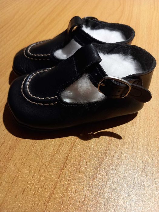 Sapatos Cuquito em pele tam. 19