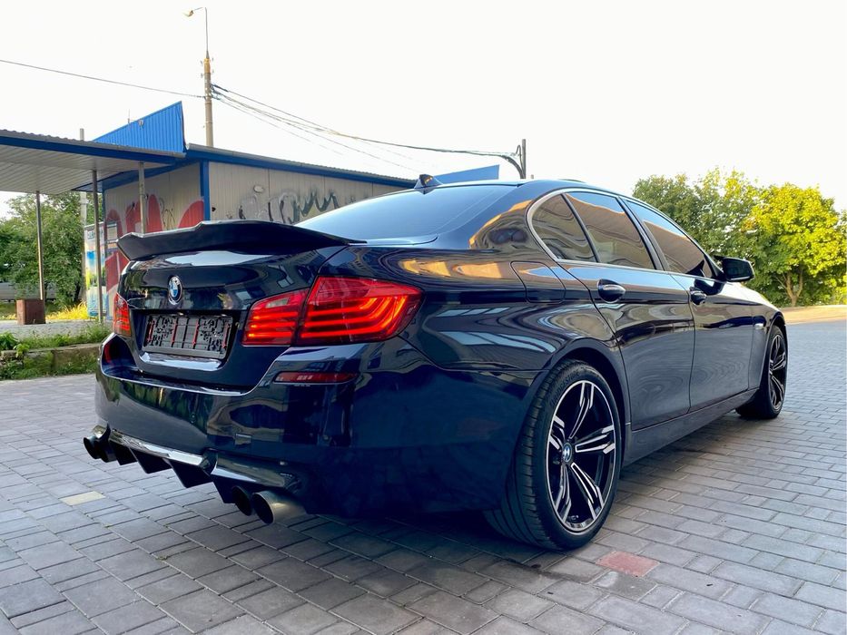 Bmw f10 2011 p.                                         .