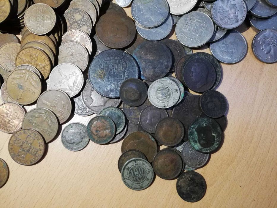 VENDA AO KILO - Mix moeda Portuguesa e estrangeira / 10€ cada Kilo