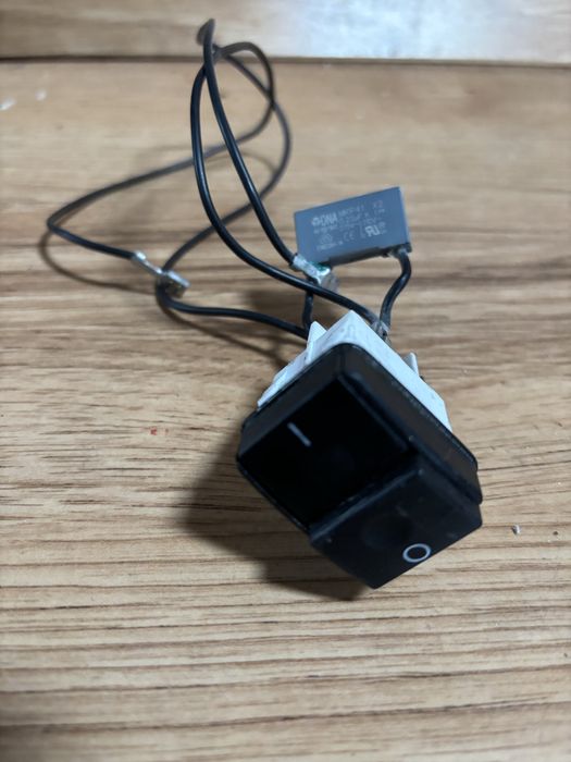 Wyłącznik do odkurzacza KARCHER  WD 3 .!