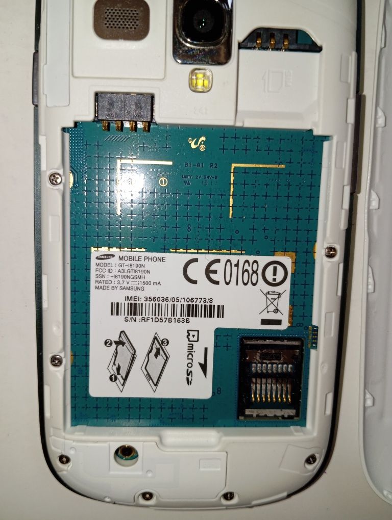 Telefonu Samsung GT-I8190N