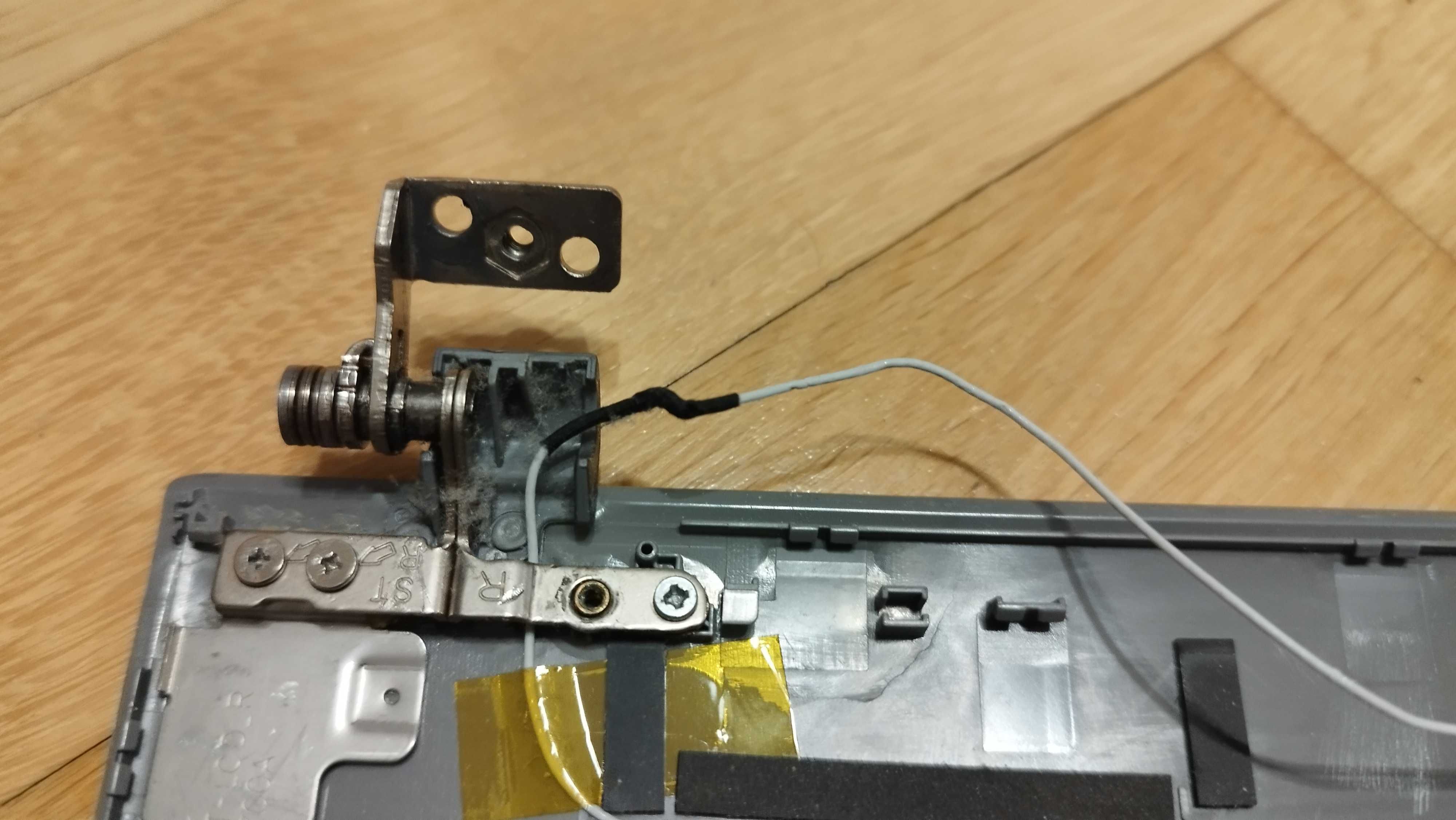 Do klapy matrycy Samsung NP550- części zawiasy,prowadnice BA61_01699A