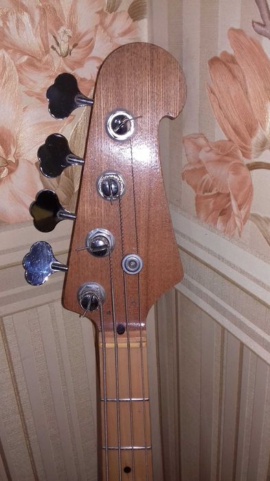 Бас гітара Jazz bass