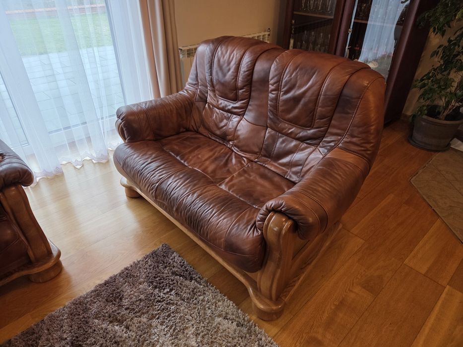Komplet mebli skórzanych - sofa oraz 2 fotele