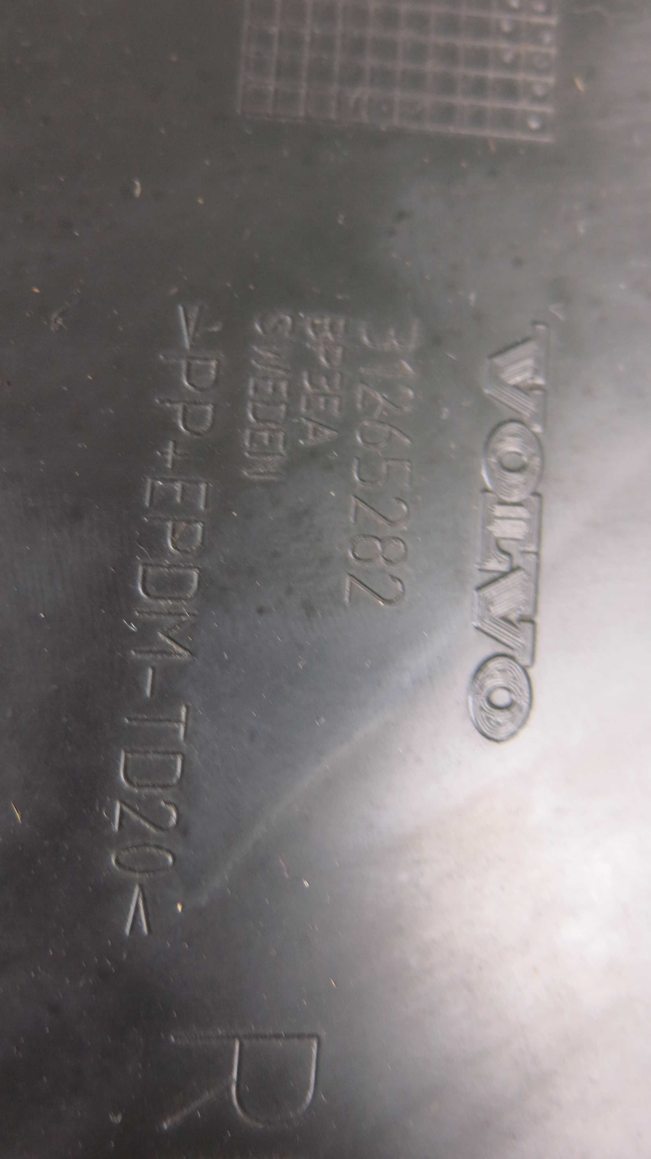 Volvo V60 ślizg mocowania zderzaka prawy tył