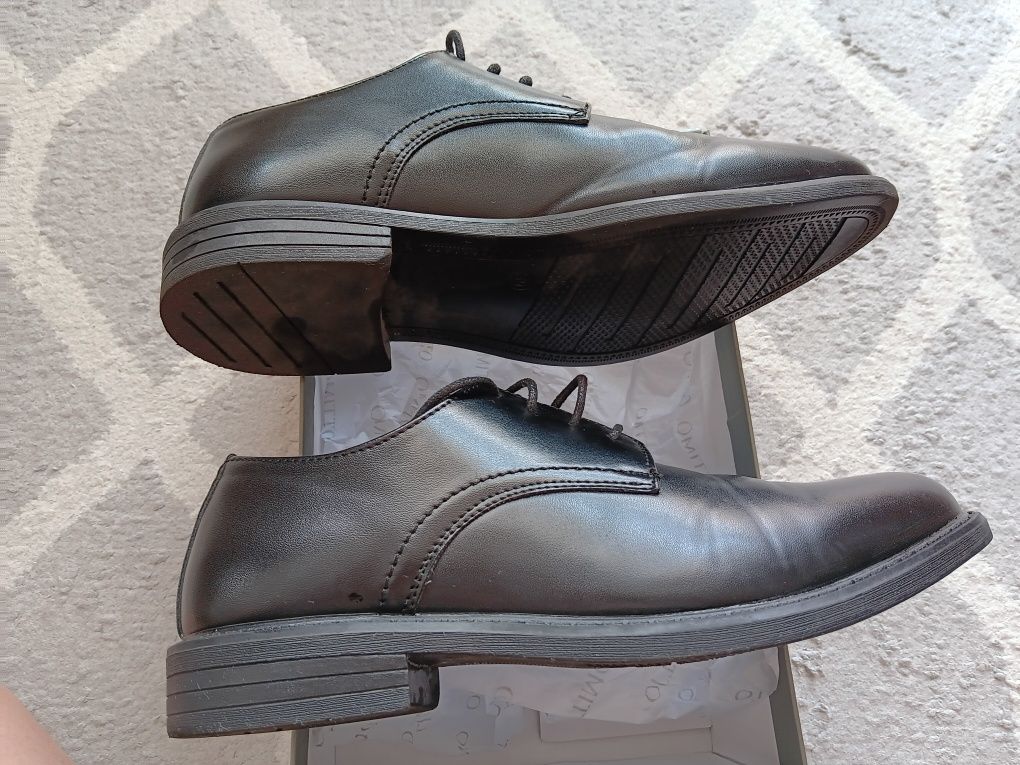 Buty wizytowe dla chłopca rozmiar 39