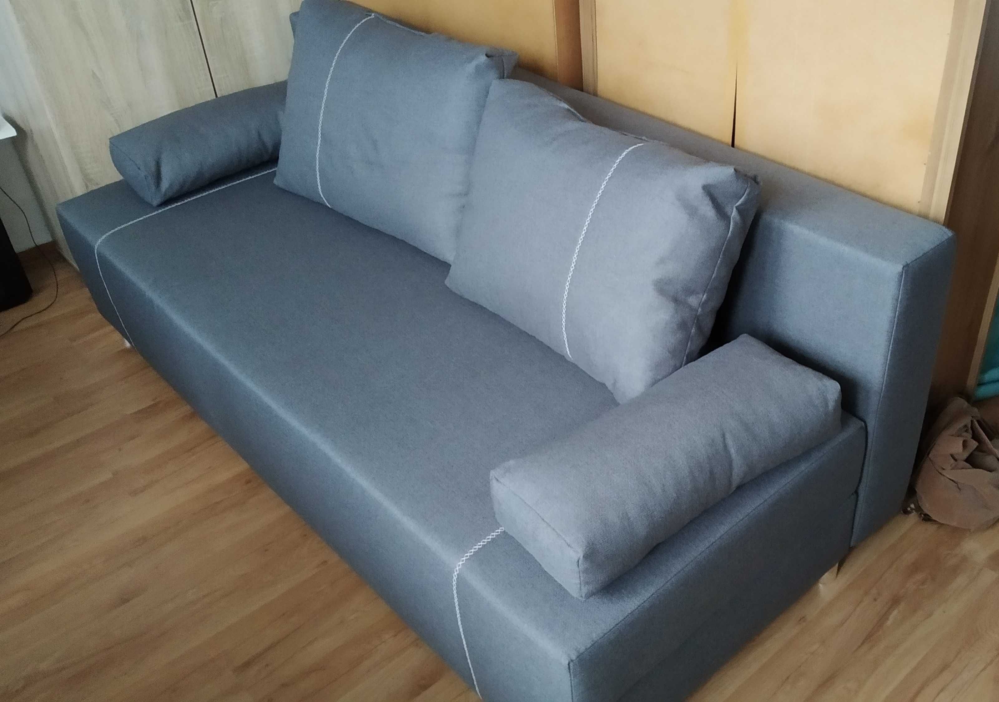 Sofa rozkładana trzyosobowa