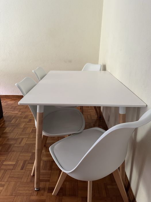 Mesa de Jantar + 4 Cadeiras – Design Moderno Estilo Escandinavo