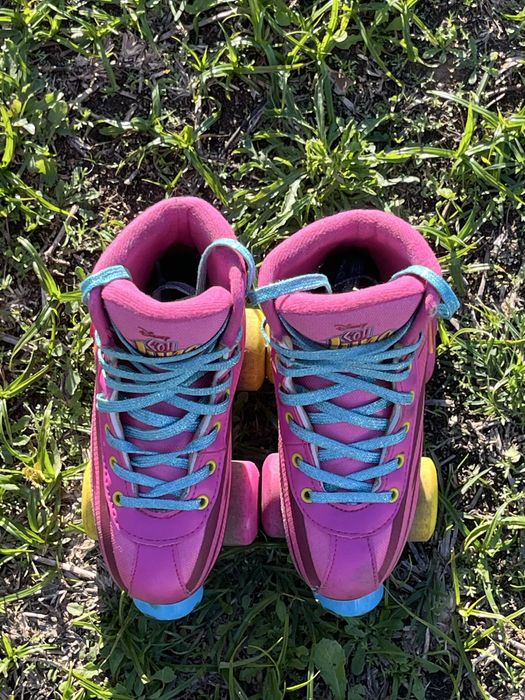 Patins e capacete da Soy Luna (Disney)