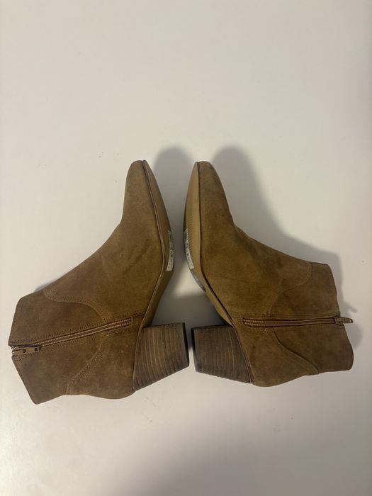 Продам козаки жіночі з натуральноі замші оригінальні