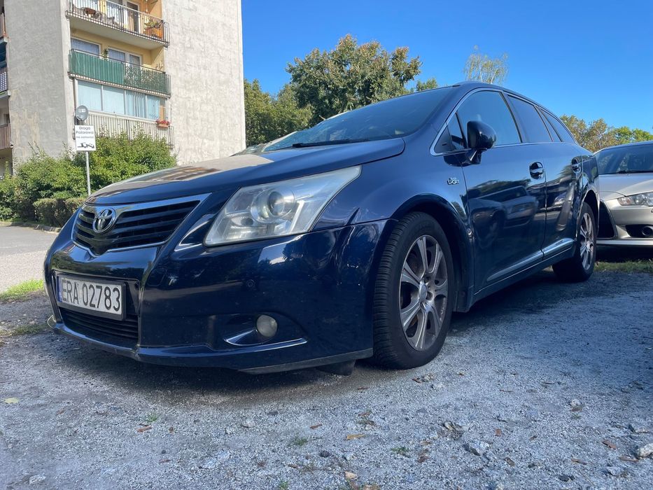 Toyota Avensis Toyota Avensis, automat, diesel, uszkodzony