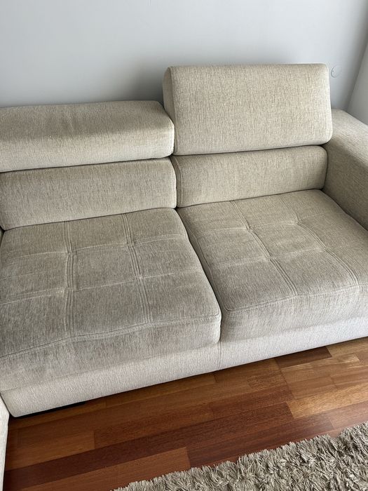 Sofá com chaise longue