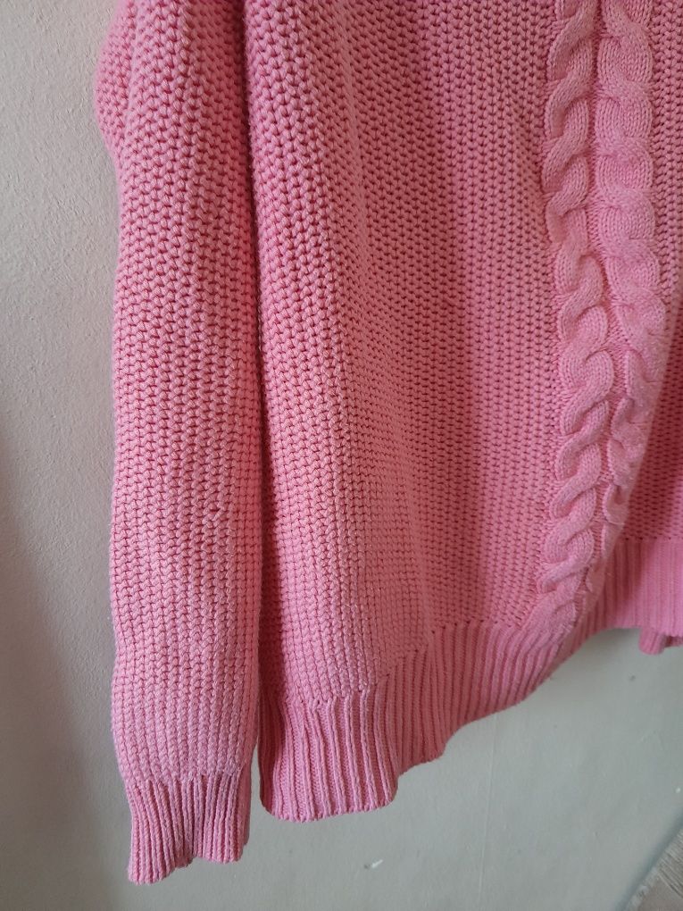 Rożowy sweterek damski