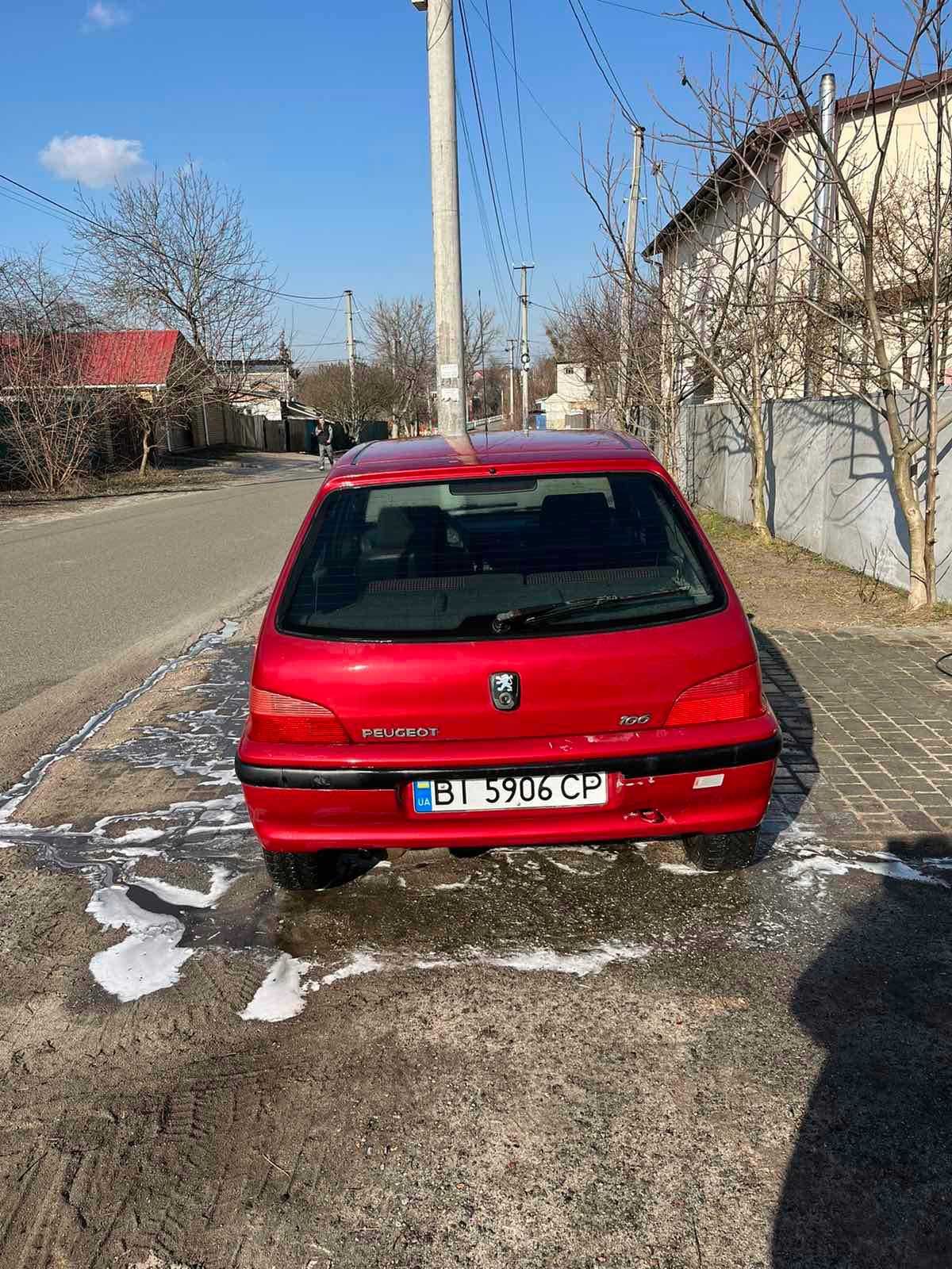 Автомобіль Пежо 106