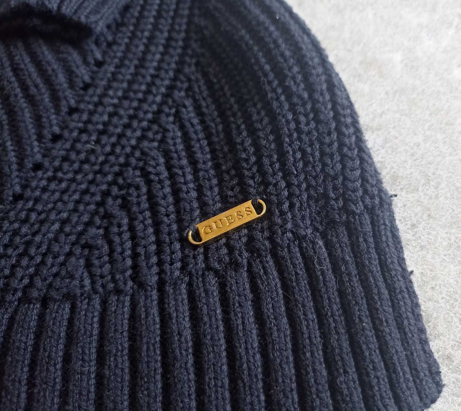 Granatowy sweter golf guess gruby splot