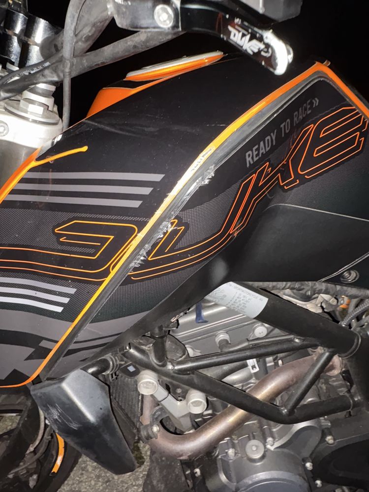 Ktm Duke 125.