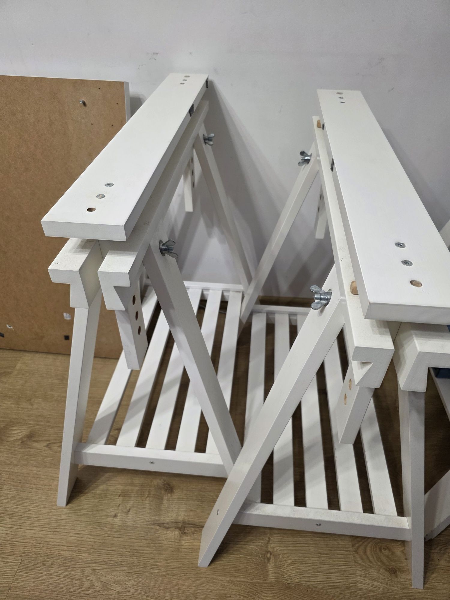 Białe biurko kreślarskie z Ikea używane