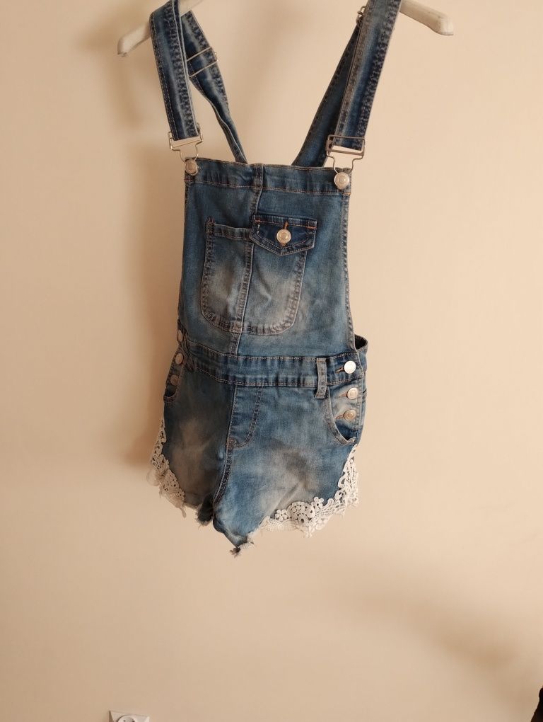 Sprzedam krótkie ogrodniczki jeansowe rozmiar 36