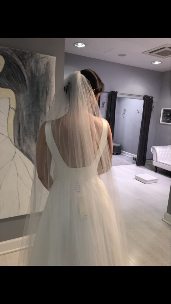 Suknia ślubna Annais Bridal model Cora 40 gładka satynowa klasyczna