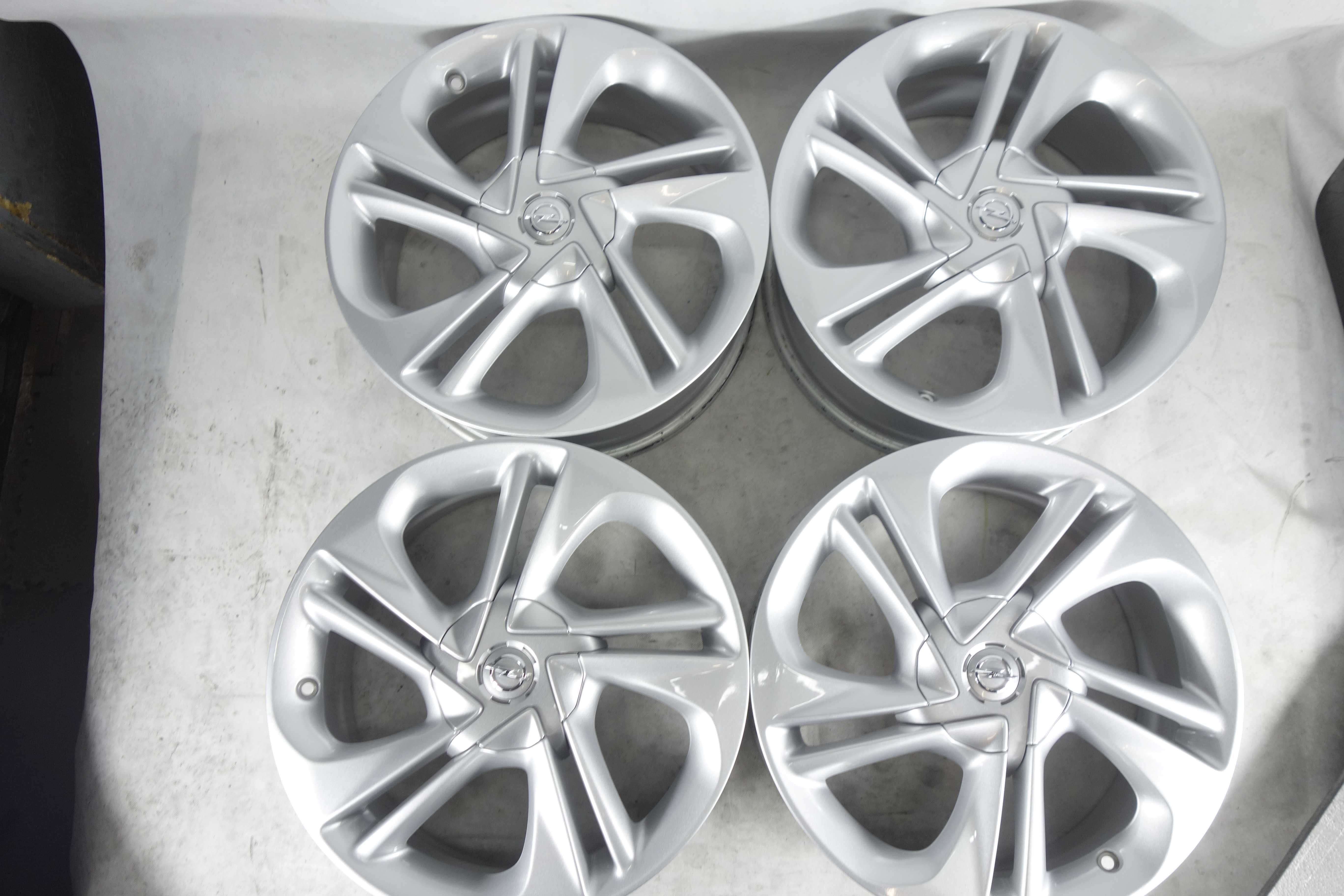 Alufelgi 17" 4x100 Opel Adam Corsa Srebrne 798