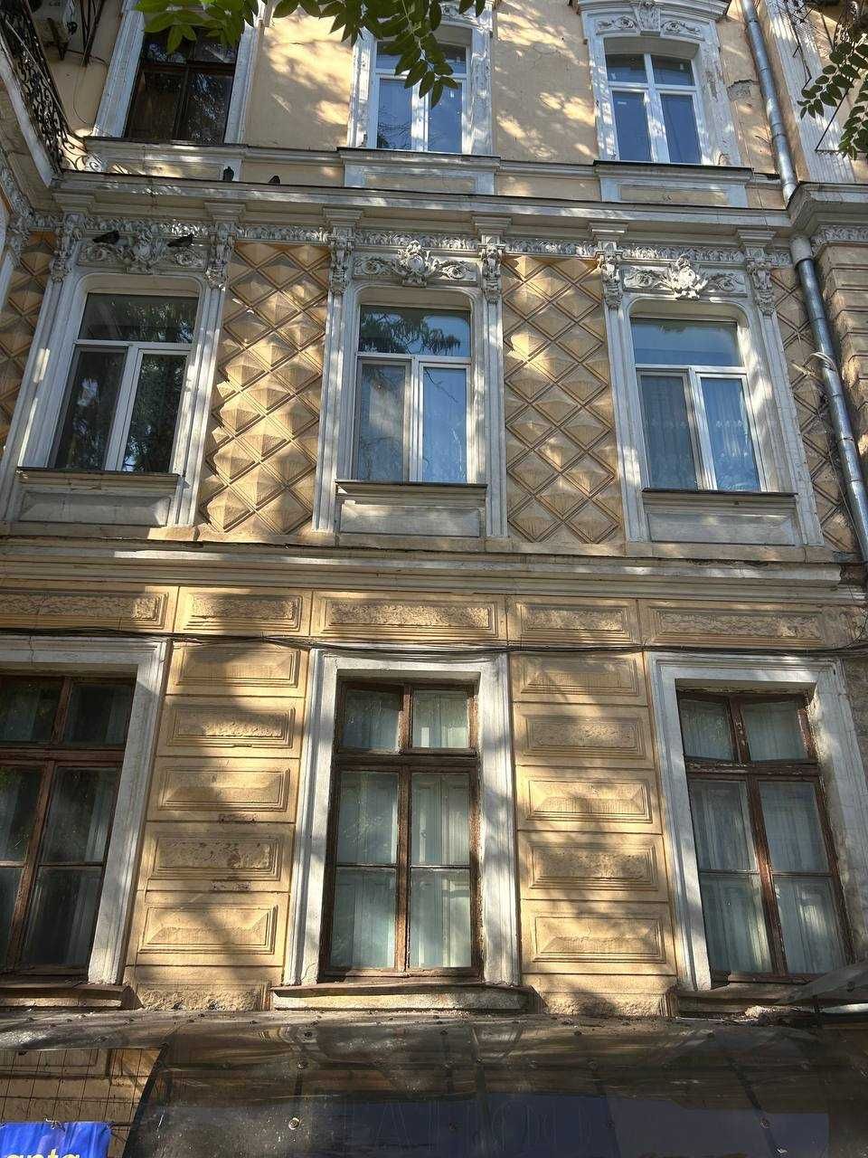 Фасадное помещение 135 м2. Ремонт. Центр.