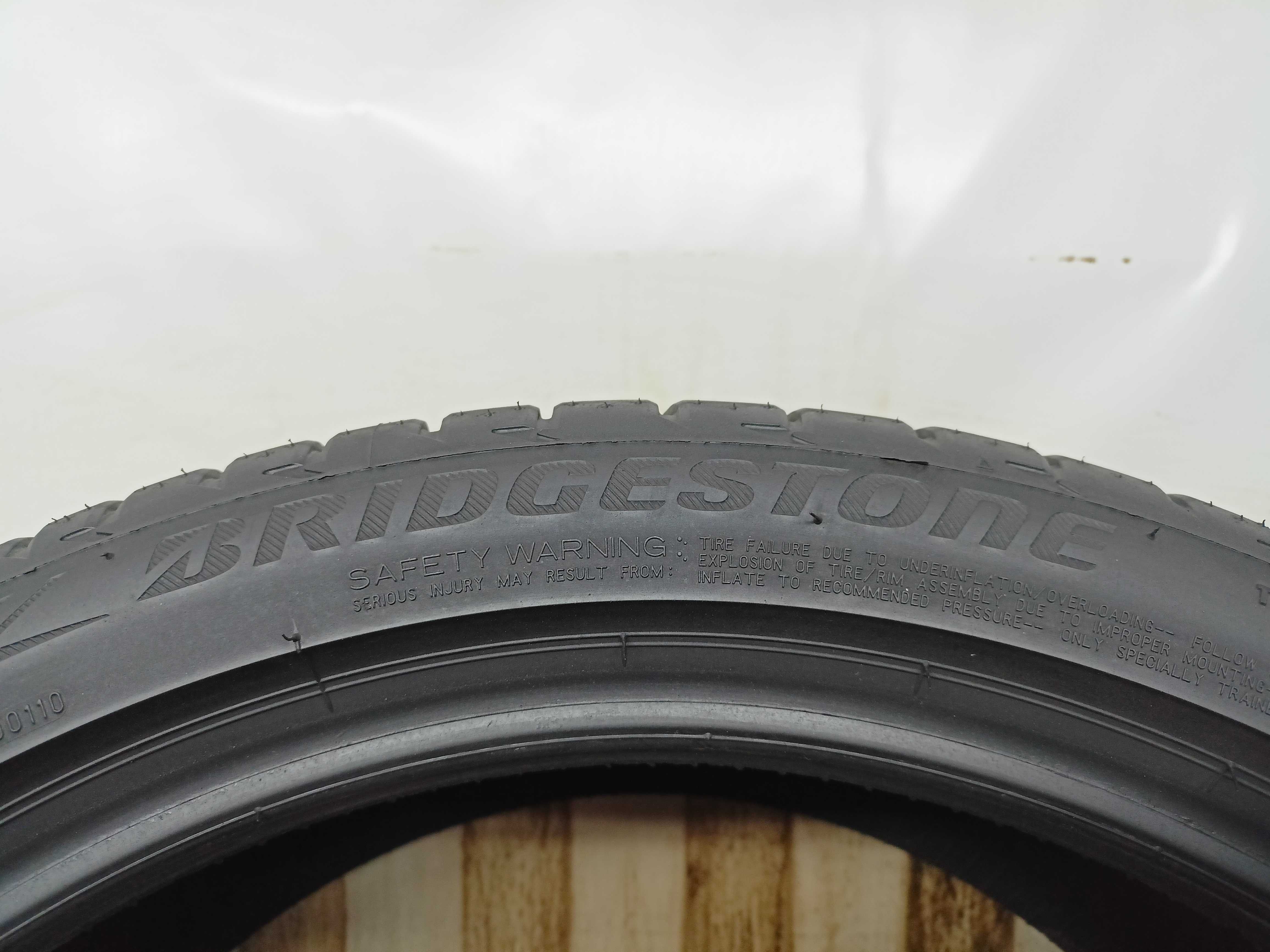 Bridgestone Potenza S001 235/40/19 24r. 96Y Nowa (4311)