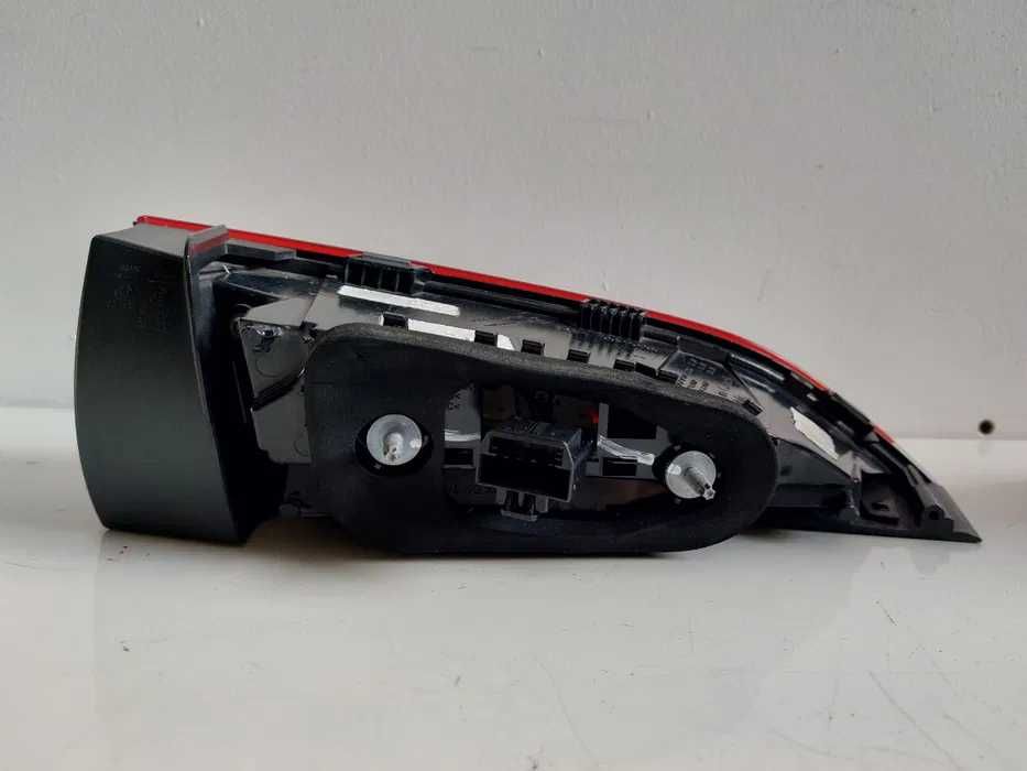 Lampa tylna prawa led w błotnik i w klapę Skoda Scala Komplet Europa