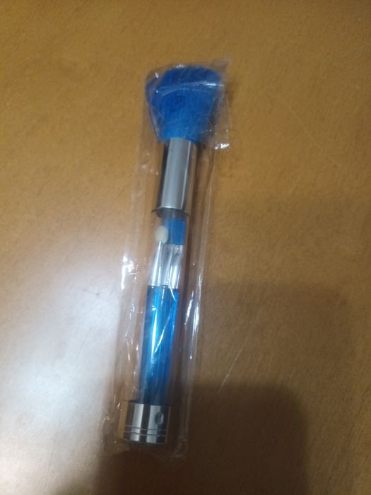 Pincéis para maquilhagem azul