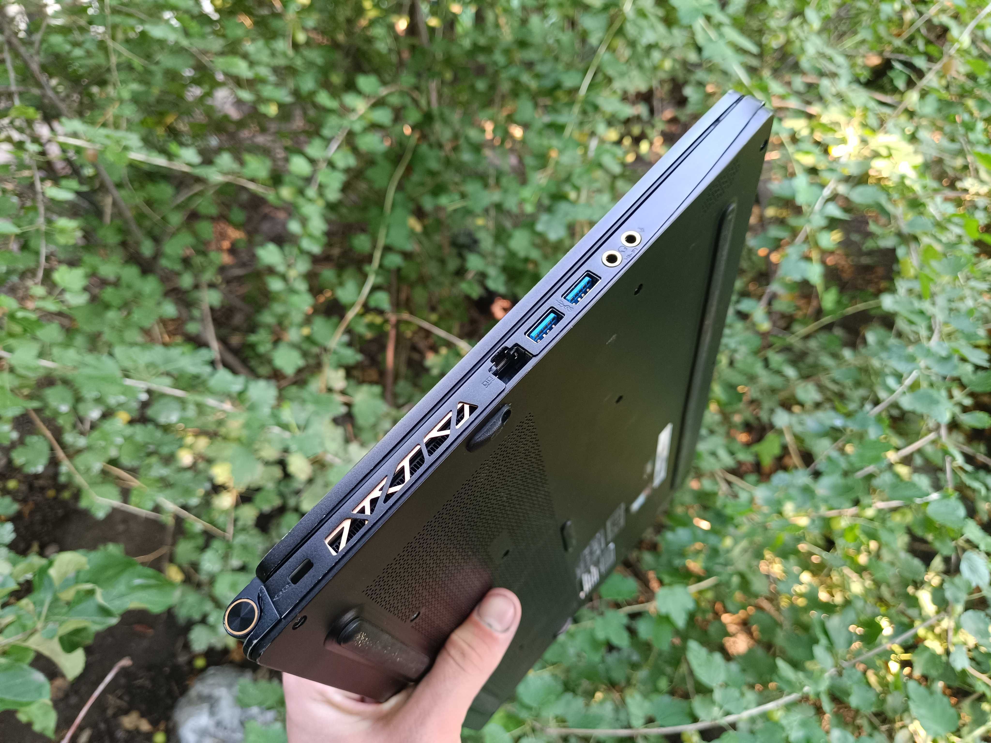 6 ядер, Ігровий ноутбук MSI (i7 9750H/16gb/512 ssd m2/RTX 3000 6GB)